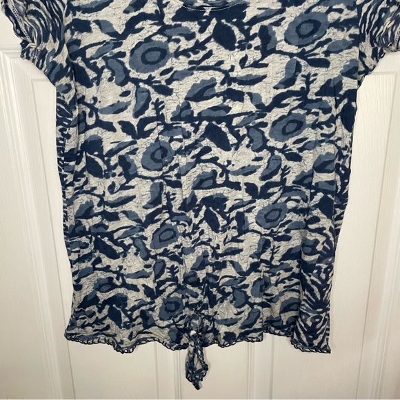 Lucky Brand cute boho tshirt with tie front size Medium - Picture 3 of 8